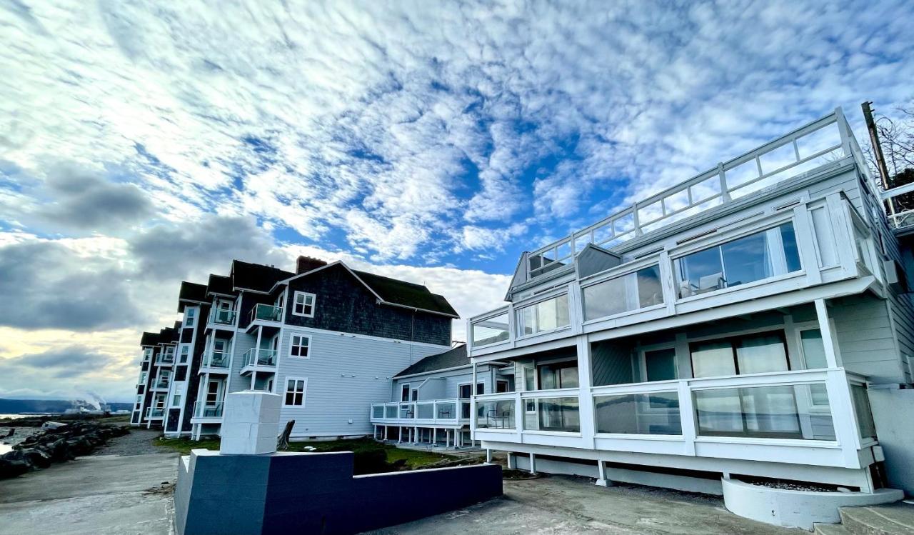 Tides Inn & Suites Порт Таунсънд Екстериор снимка