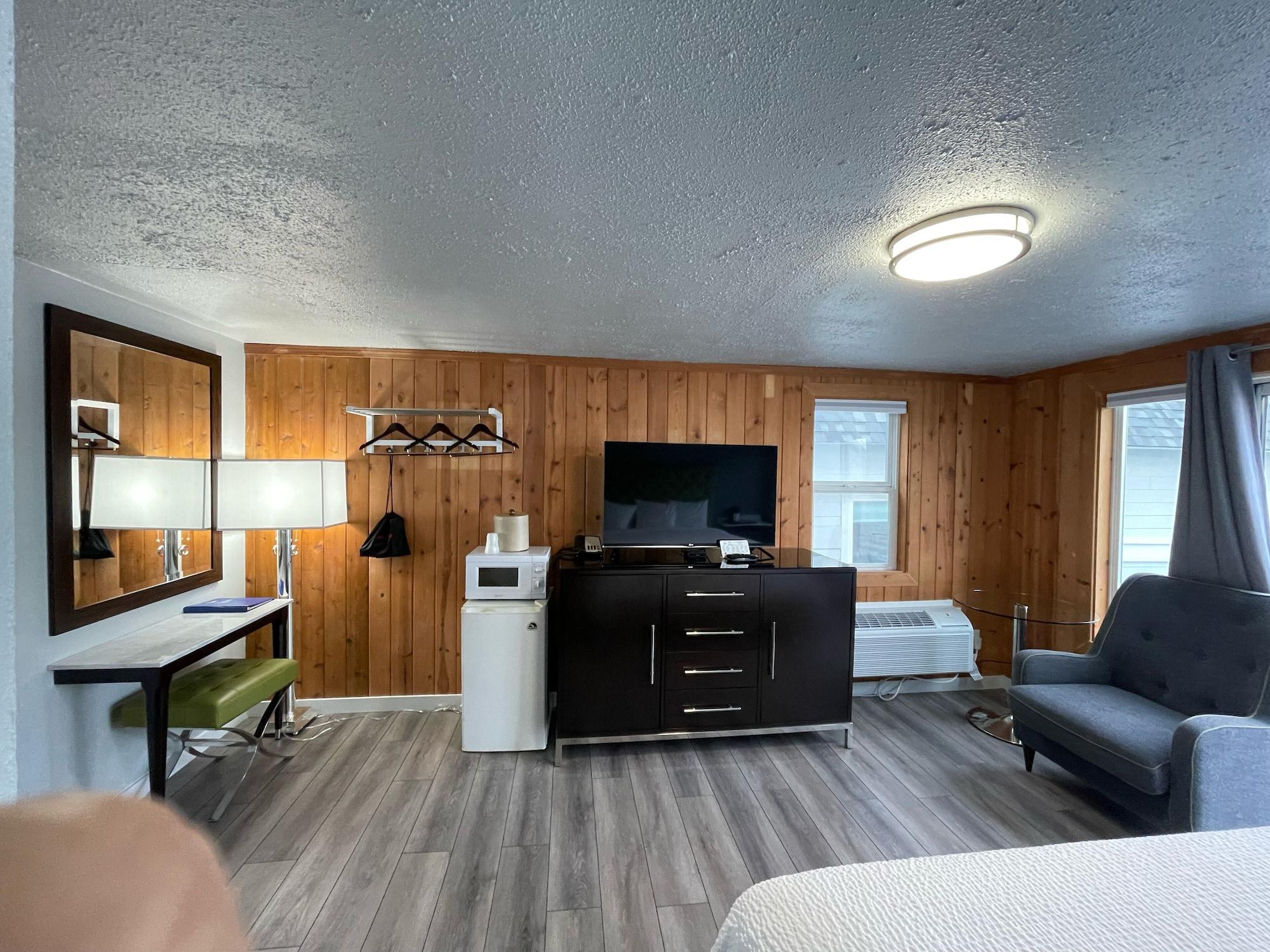 Tides Inn & Suites Порт Таунсънд Екстериор снимка