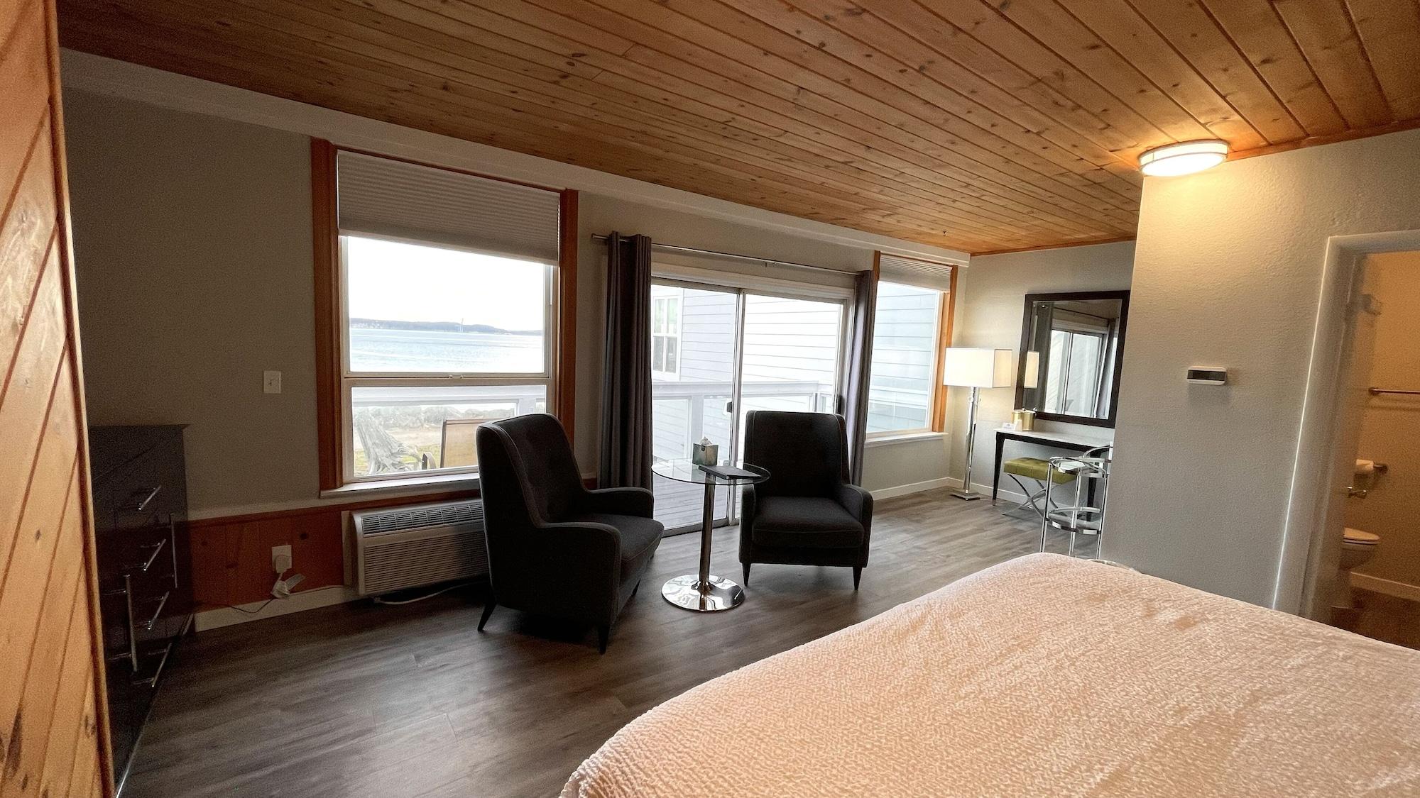Tides Inn & Suites Порт Таунсънд Екстериор снимка