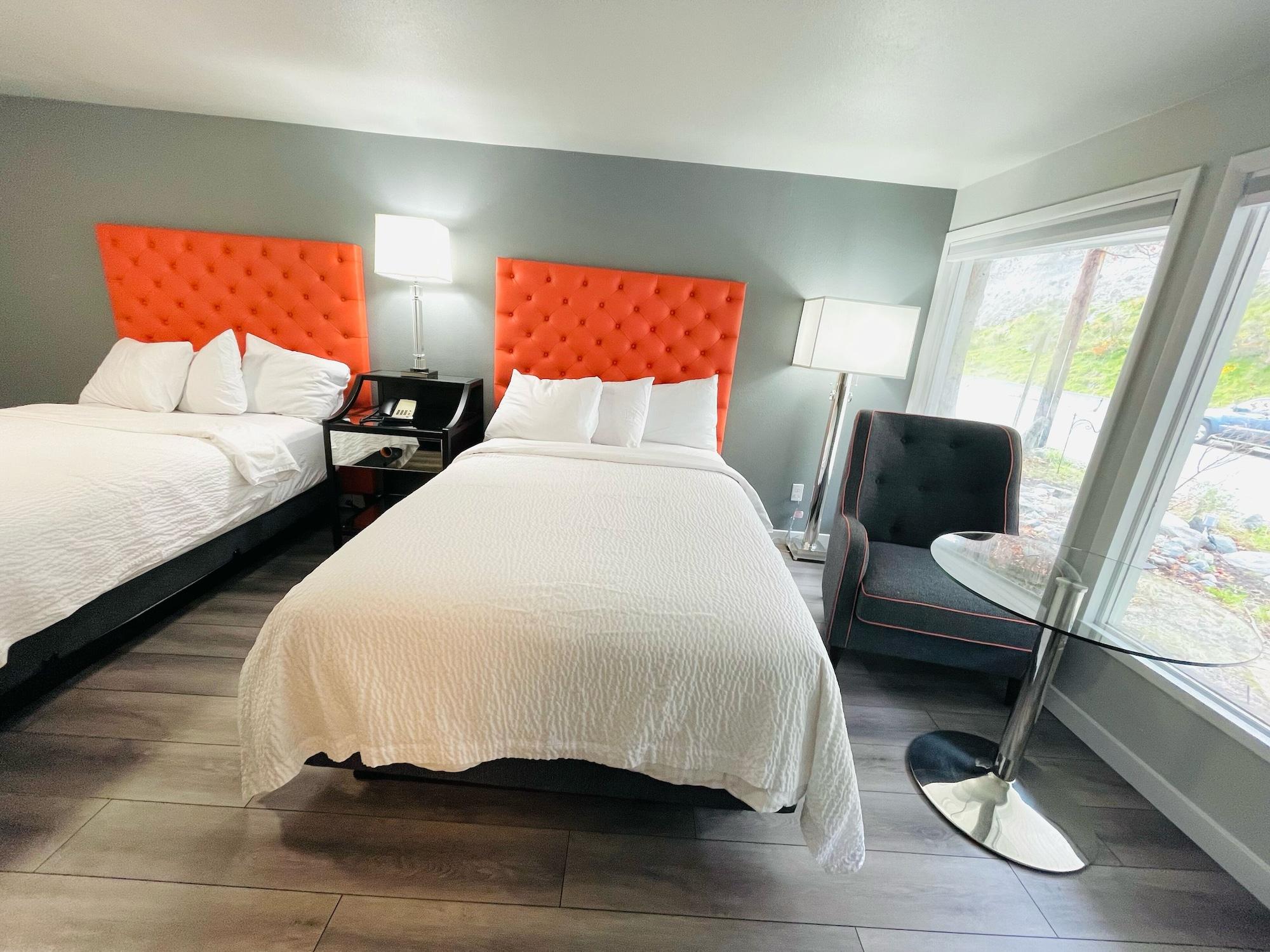 Tides Inn & Suites Порт Таунсънд Екстериор снимка