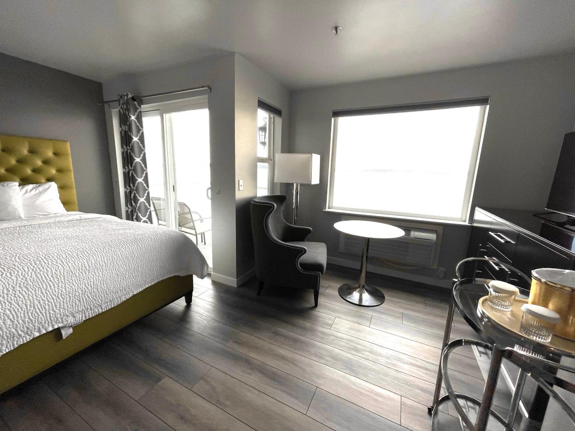 Tides Inn & Suites Порт Таунсънд Стая снимка