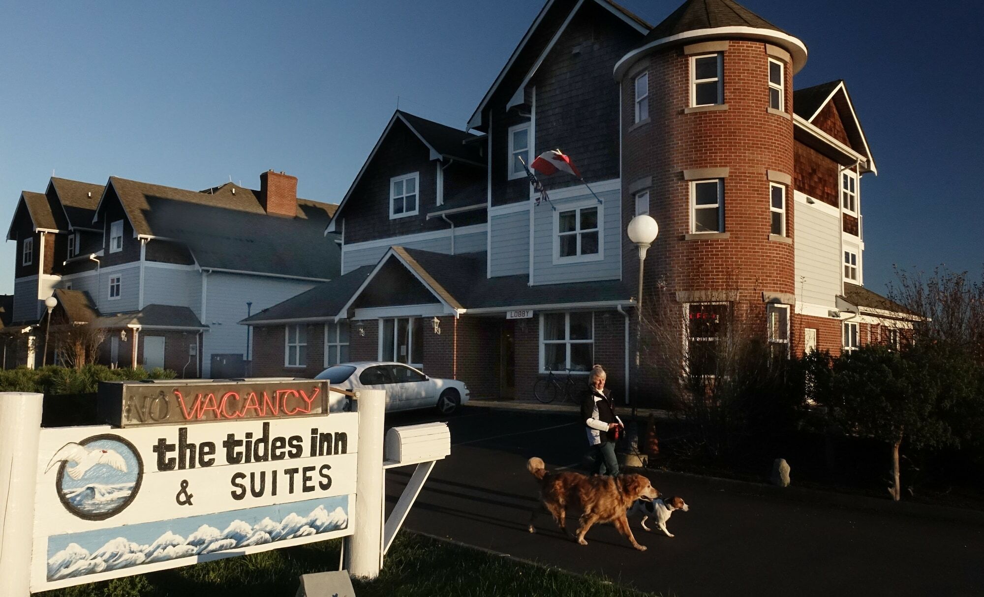 Tides Inn & Suites Порт Таунсънд Екстериор снимка
